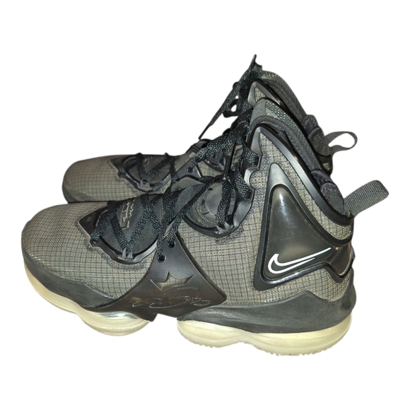 Nike LeBron Soldier 11 in Black and Gray Lebron 19 Black Green Glow Size 8 Men\'s